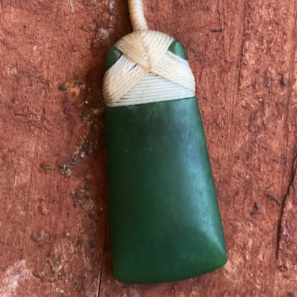 New Zealand Jade Maori Toki Style Necklace - Picture 2 of 10